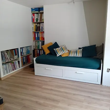 La Petite Maison De Charzais * فونتيناي لو كومت